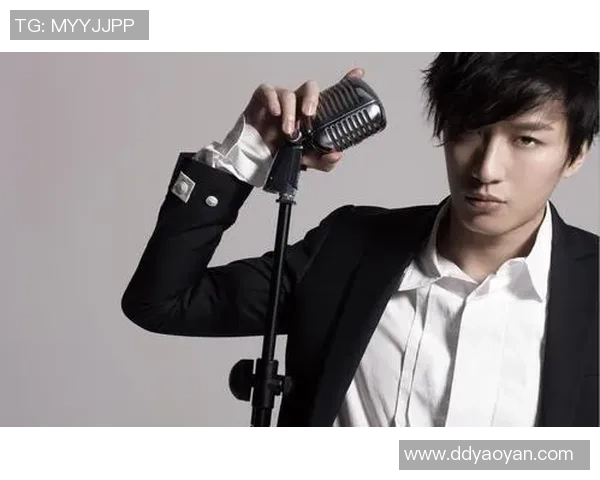 天下足球球星坠落事件引发热议 娱乐圈与体育界共同震惊