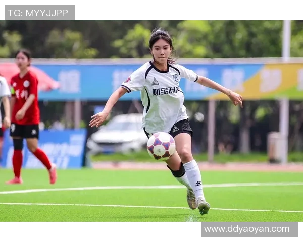 追逐绿茵梦想的青春力量展现足球球星逆境拼搏精神